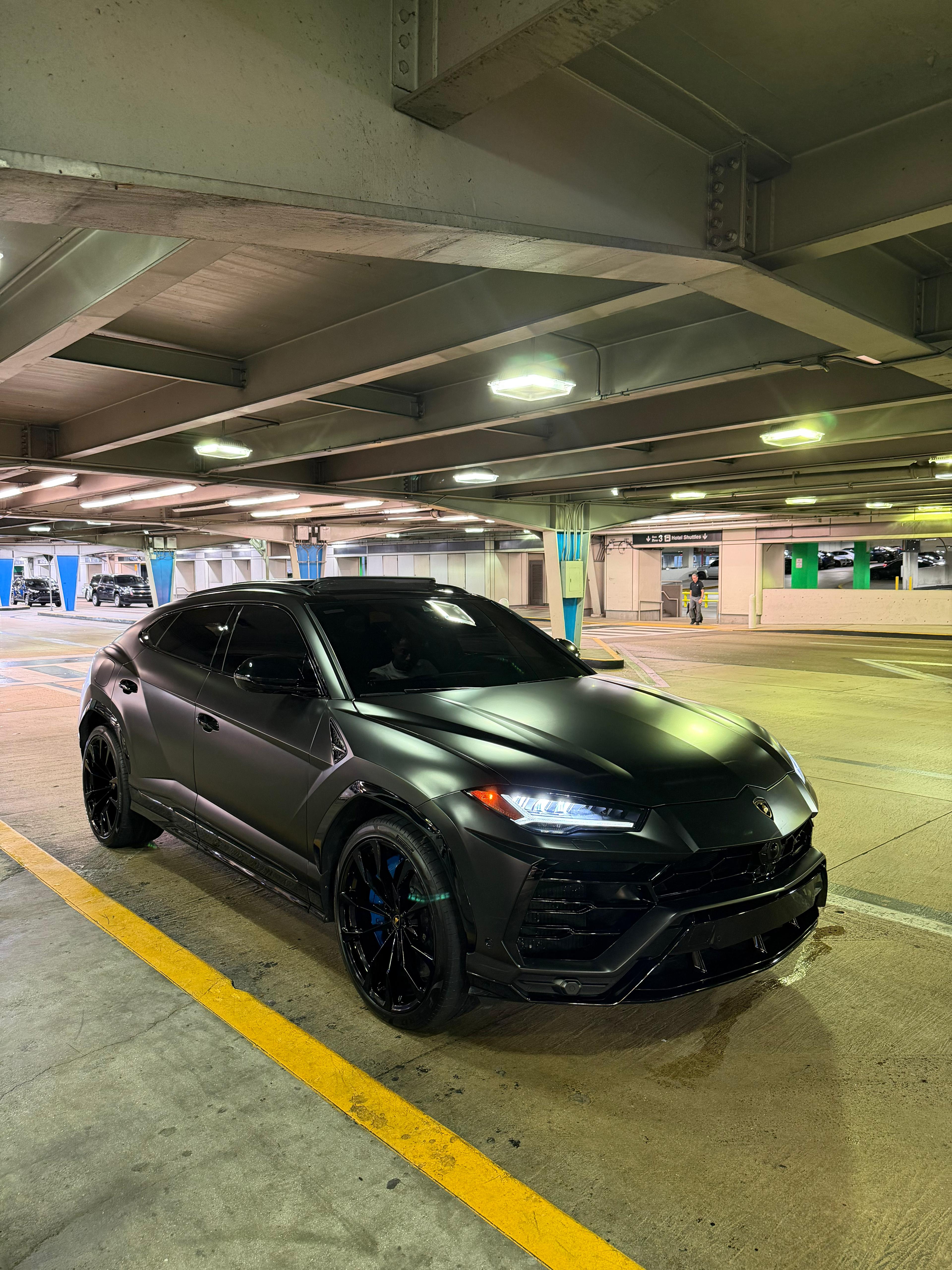 Lamborghini Urus - 2