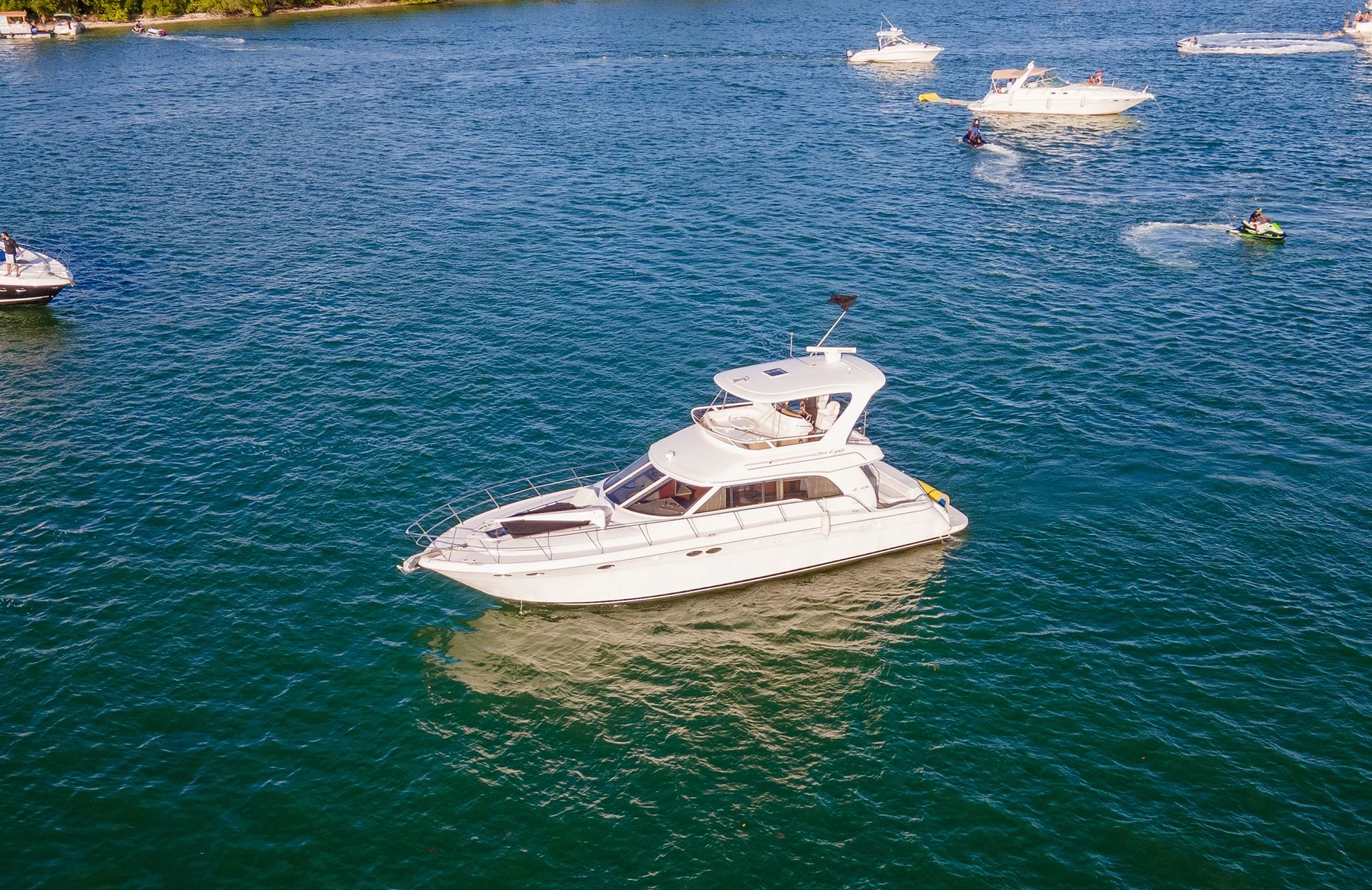 52' Searay Bay