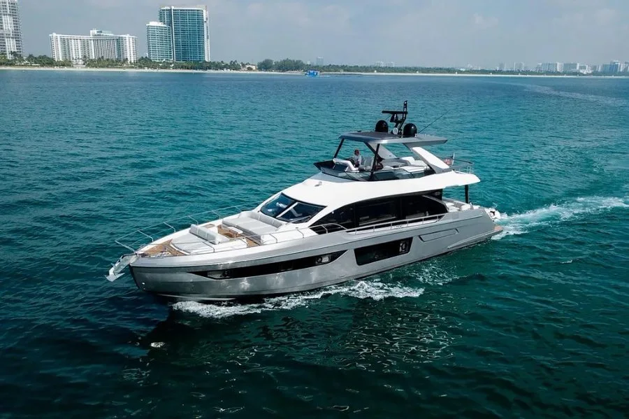 68' Azimut Fly