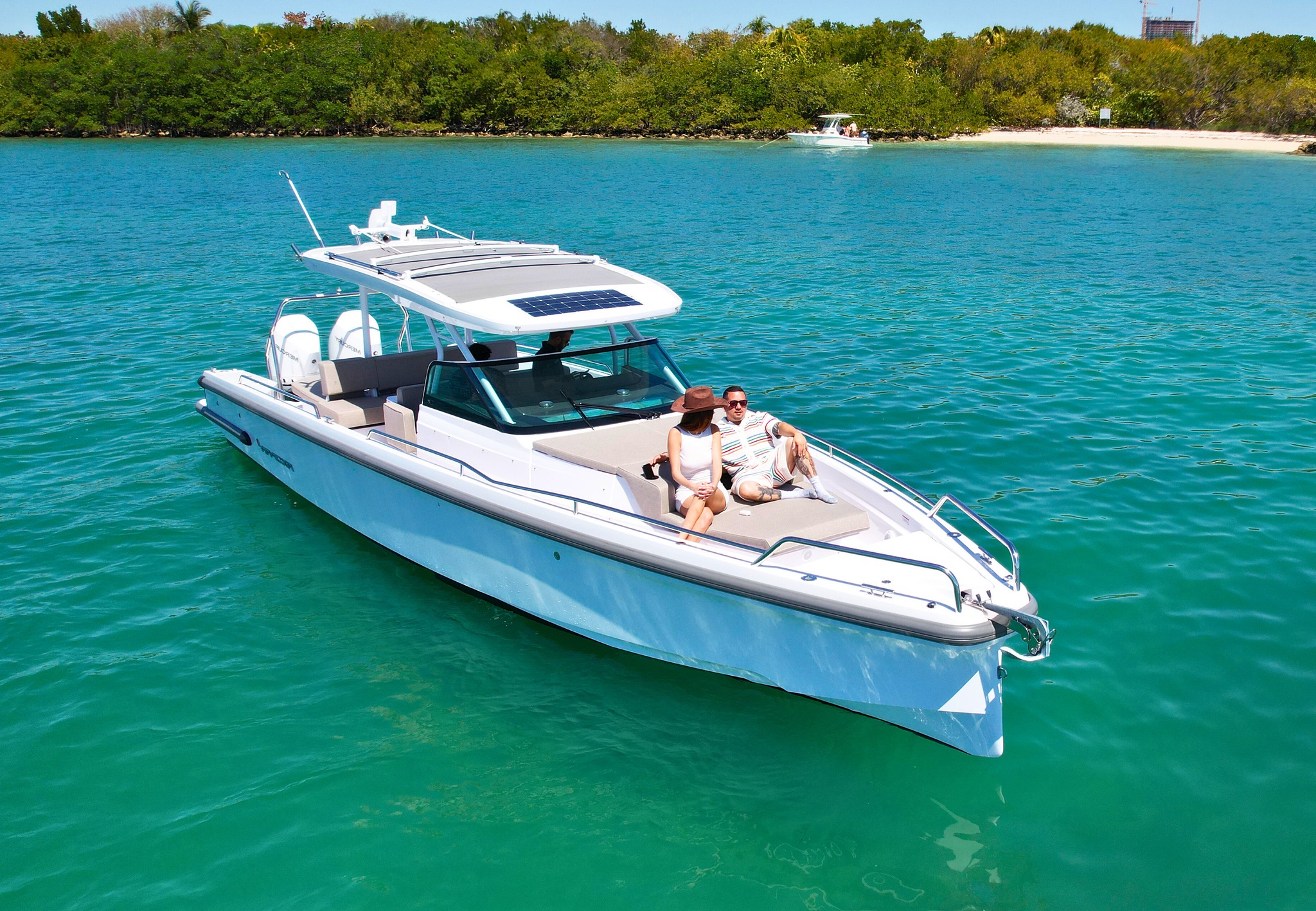 37' Axopar