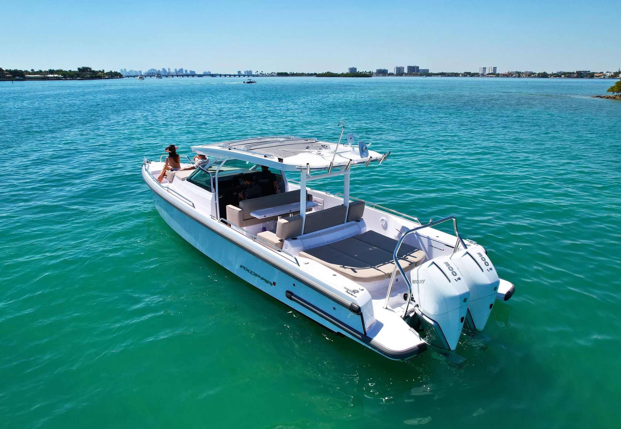 37' Axopar 3