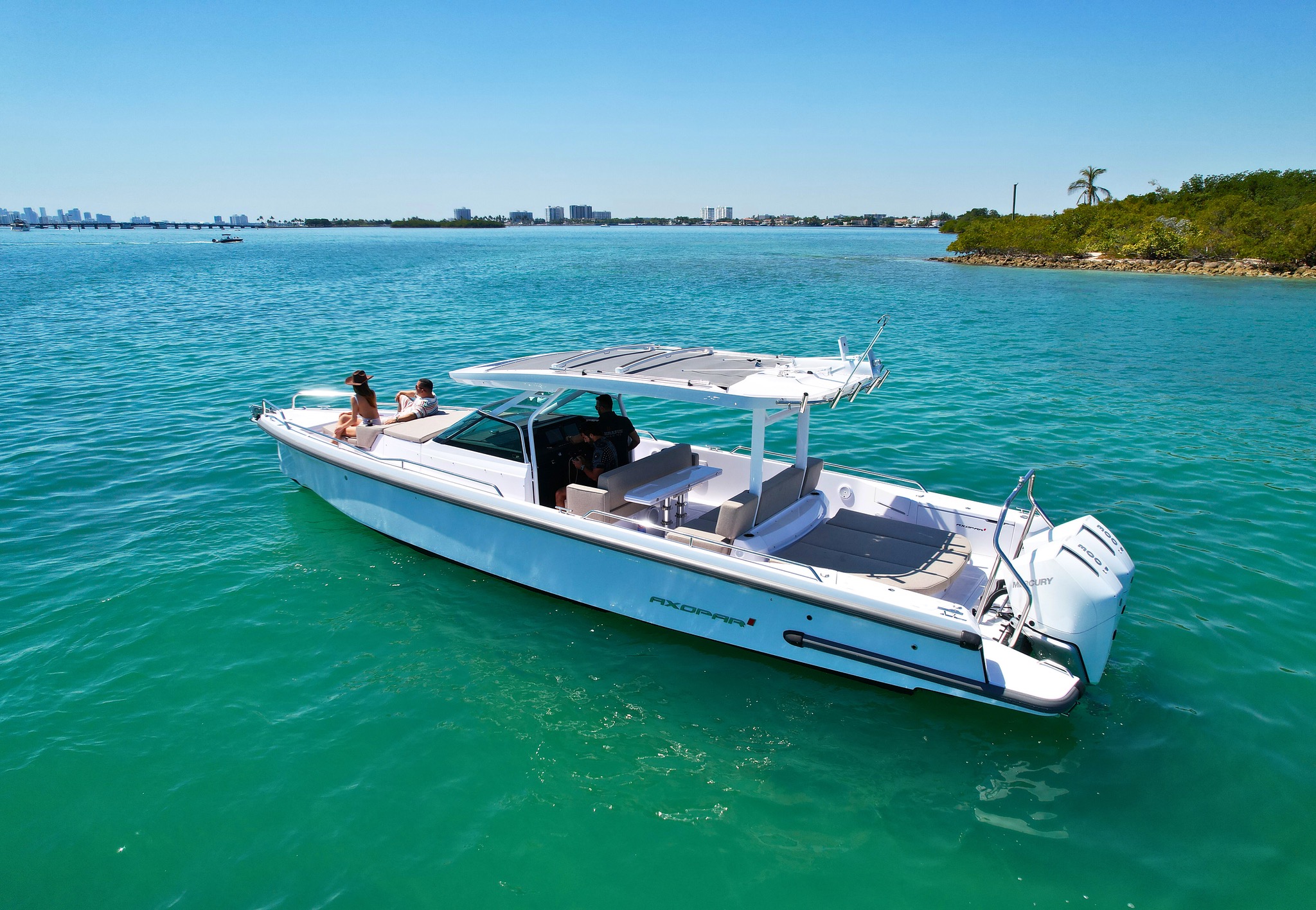 37' Axopar 4