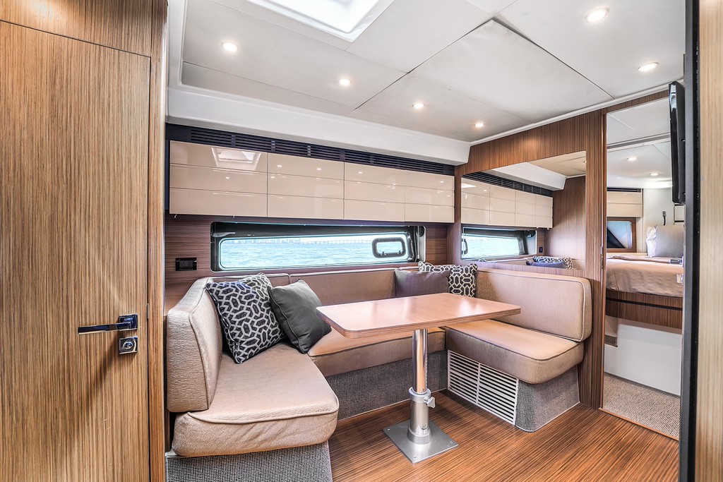 43' Azimut 12