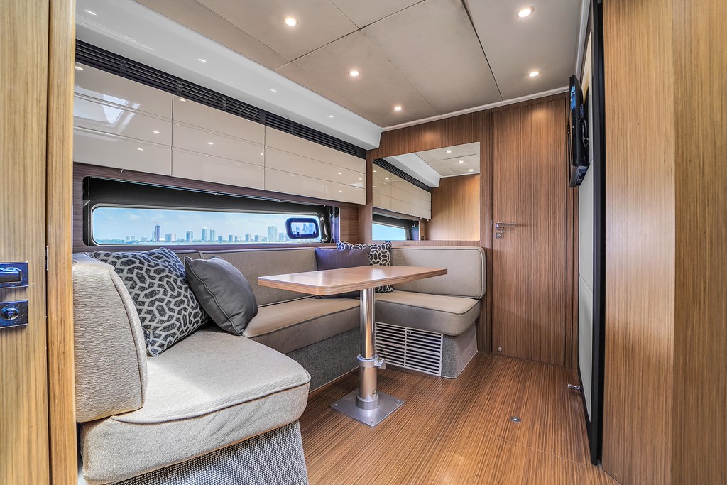 43' Azimut 13