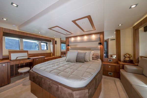 Yacht 64' Sunseeker 5